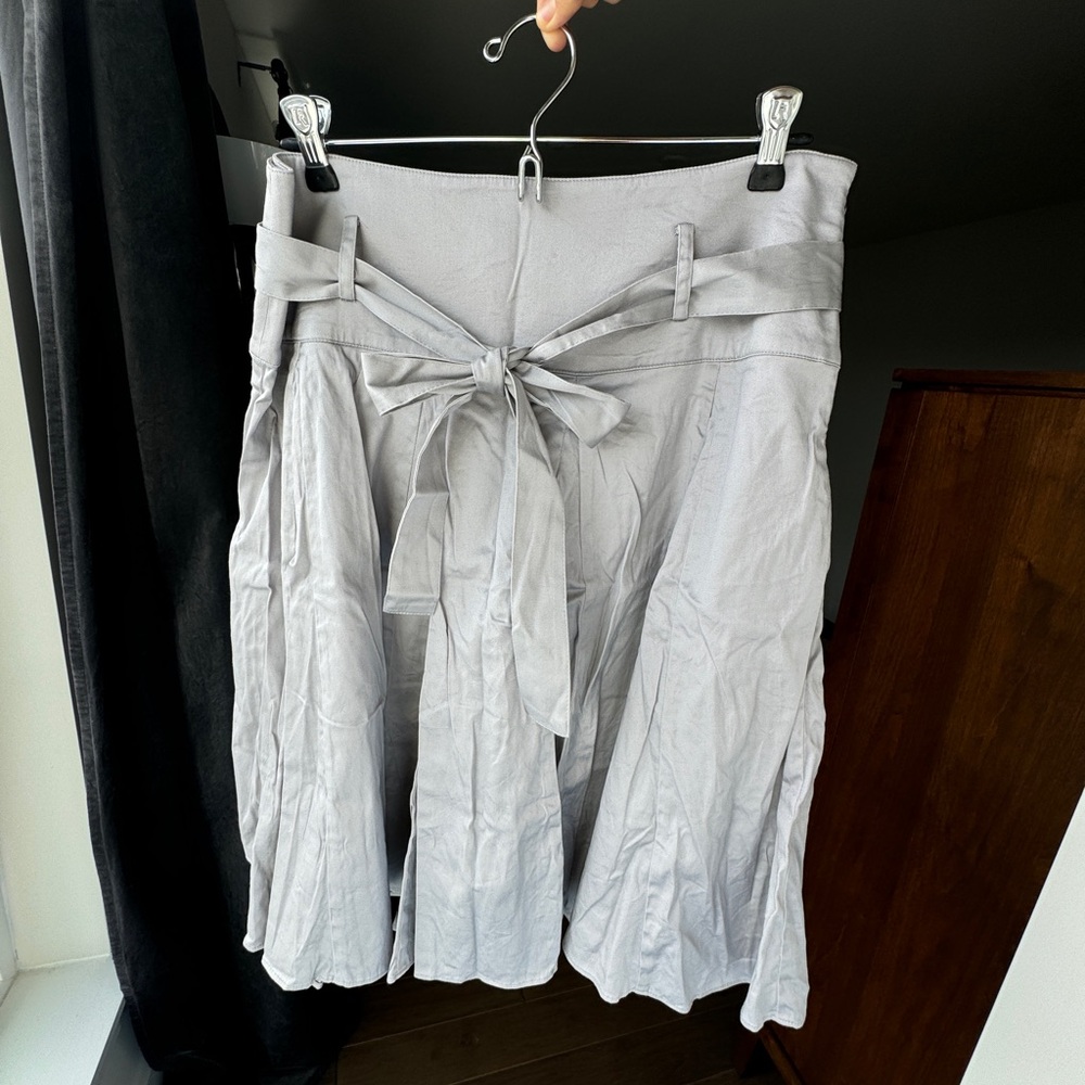 LIKE NEW Silver Pleated Bow Cotton Midi Skirt